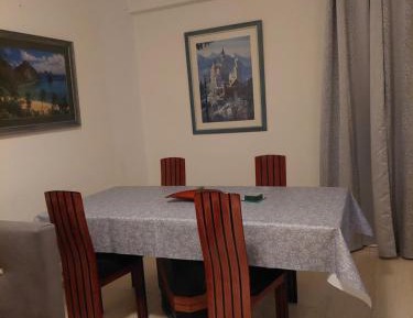 Deluxe One-Bedroom Apartment