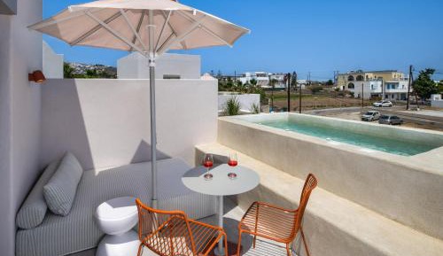 Senior Suite with Outdoor Heated Tub
