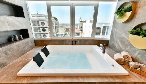 Double Room with Jacuzzi and Sea View