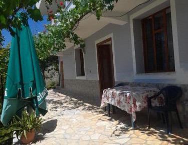 Apartment with Garden View