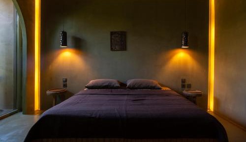 Medium Room with Balcony