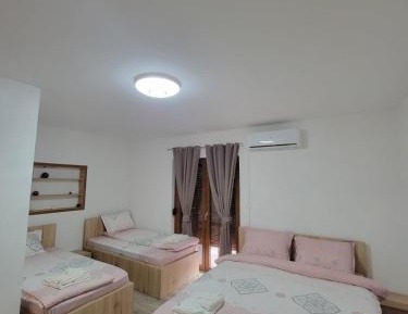 Quadruple Room with Terrace
