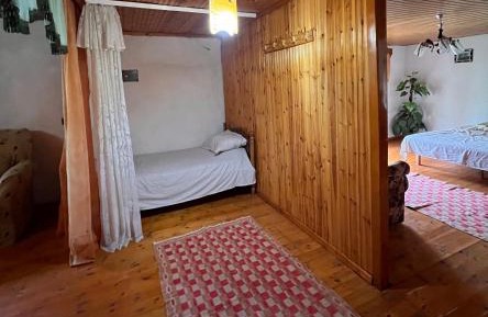 Basic Triple Room with Shared Bathroom
