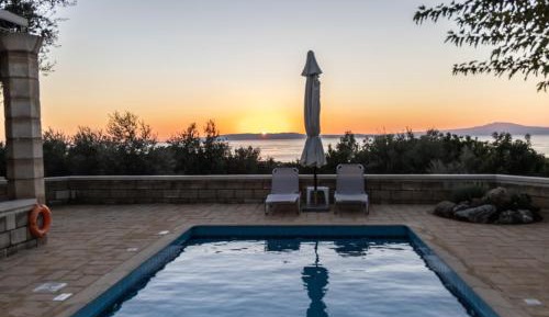 Villa with Private Pool - NEDA 