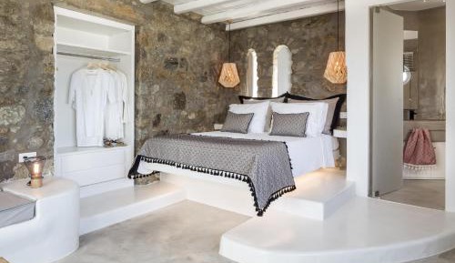 Corner Suite with Sea View with Sharing Pool