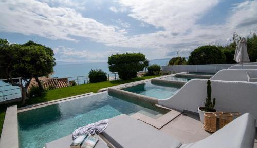 Junior Suite with Private Pool