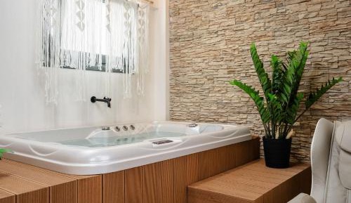 One Bedroom Well-being Spa Suite with Hot Tub
