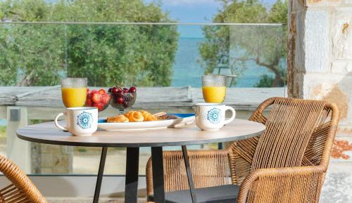 Luxury Family Sea View Suite (2 Adults + 2 Children)