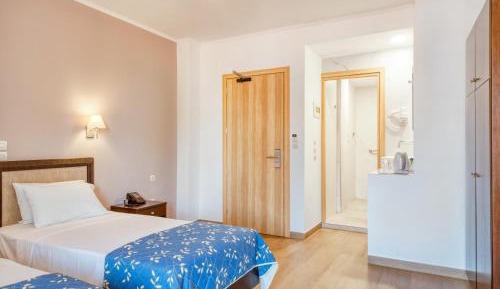 Twin Room with Pool View
