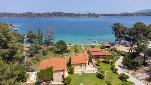 Villa - Beach Front