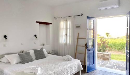 Deluxe Double Room with Balcony and Sea View