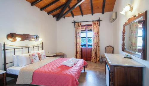Deluxe Double Room with Balcony and Sea View