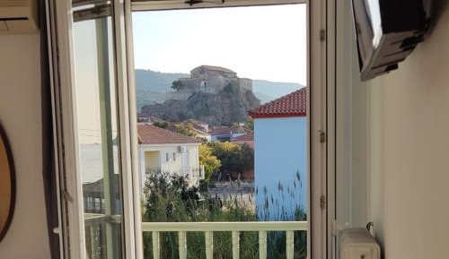  Triple Room with Balcony and Side Sea View 
