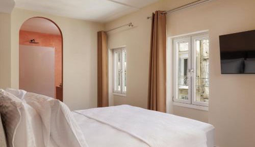 Suite with City View