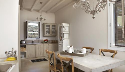 Three-Bedroom Villa with Sea View (8 Adults, 150m2)