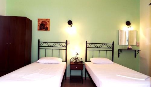Two-Bedroom Apartment with Garden View - Kleio