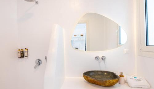 Double Room with Balcony and Sea View
