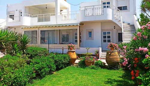 Apartment with Garden View