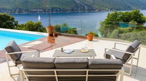 Villa - Beach Front