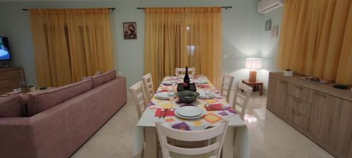 Two-Bedroom Deluxe Apartment with Balcony