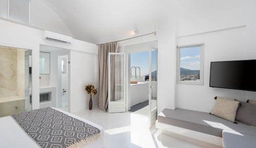 Suite with Sea View, Private Heated Pool & Steam Room - B2