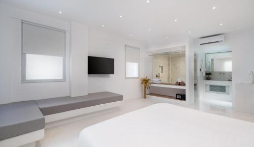 Honeymoon Suite with Sea View Private Heated Pool & Steam Room - B1