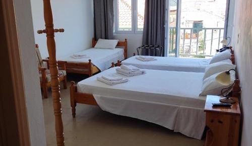 Quadruple Room with Balcony and Side Sea View
