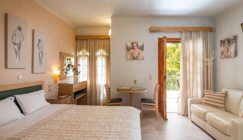 Superior One-Bedroom Apartment with Balcony