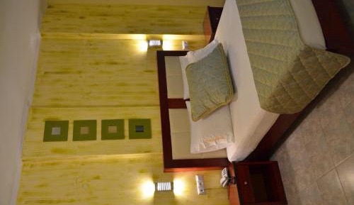 Family Room (2 Adults + 2 Children)