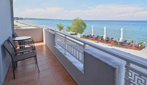 Standard Triple Room with Sea View