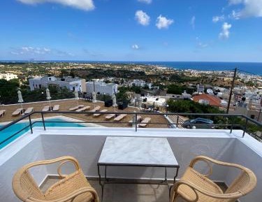One-Bedroom Suite with Sea View (3 Adults)