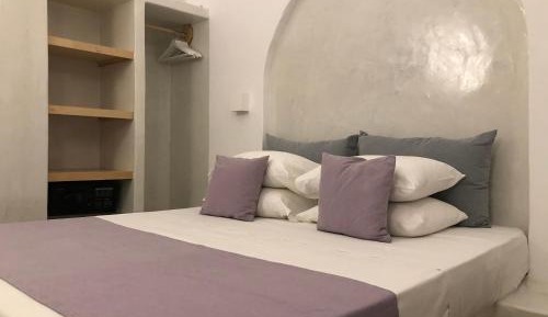 Two-Bedroom Deluxe Apartment with Balcony