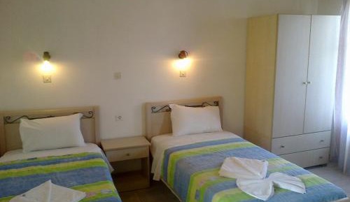 Studio (2 Adults)