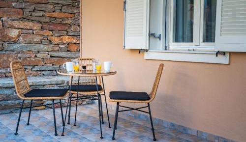 Apartment with Garden View