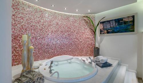 Kouros Art Sea View Suite