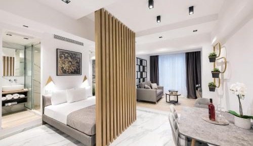 Suite with Hot Tub