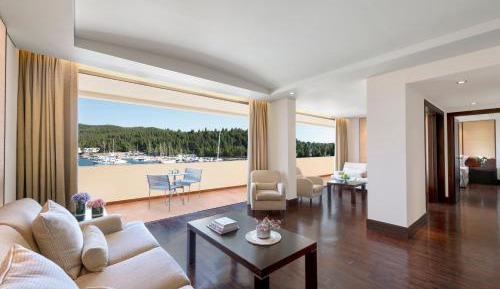Superior Suite Sea or Marina View