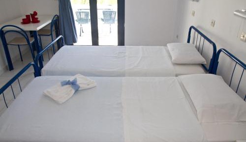 Studio (3 Adults)