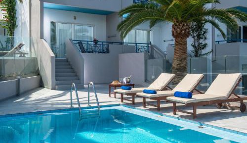 Suite With Private Pool and Sea View