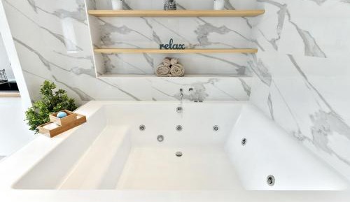 Suite with Hot Tub