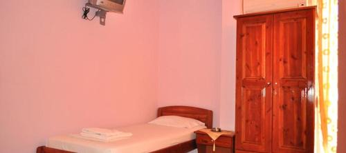 Economy Triple Room