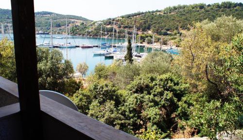 Deluxe Double Room with Balcony and Sea View