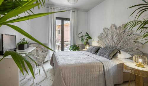 Deluxe Room with Sea View