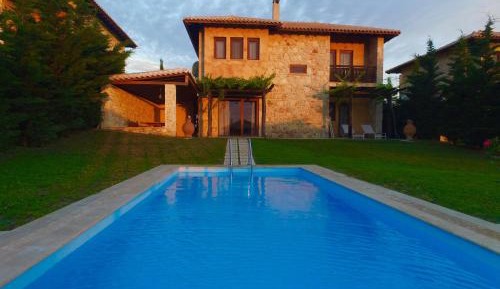 Three Bedroom Villa with Private Pool