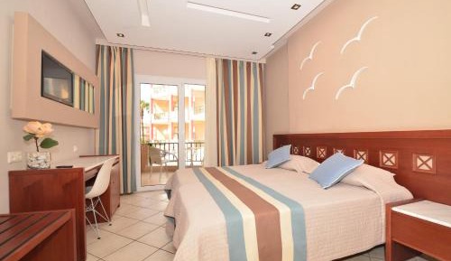 Twin Room with Pool View