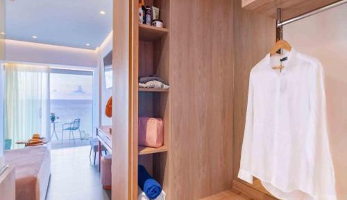 Superior Suite with Sea View (Open-Plan)