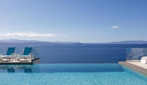 Seven-Bedroom Villa with Private Pool 