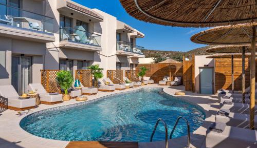 Junior Suite with Pool View