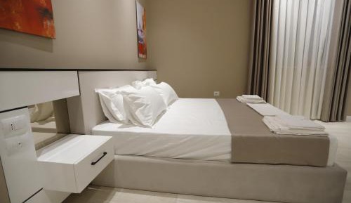 Deluxe Double Room with Bath