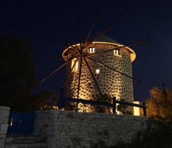 Two-Bedroom WindMill (3-4 Adults)